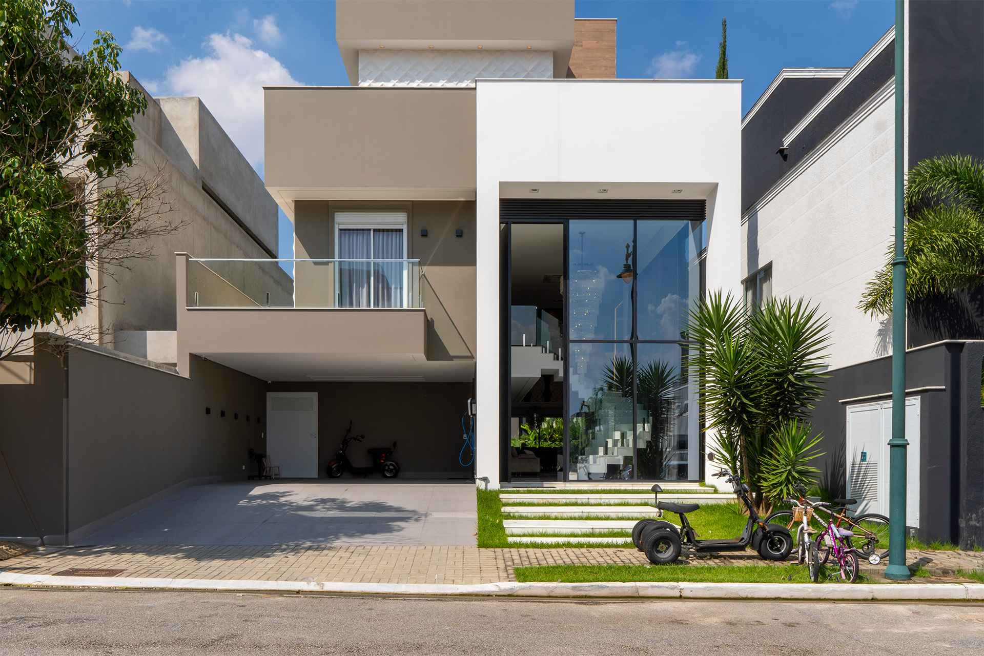 Casa de Condomínio com 4 Quartos à venda, 600m² - Ceramica